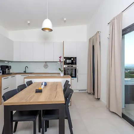 Apartment Pet Friendly In *
